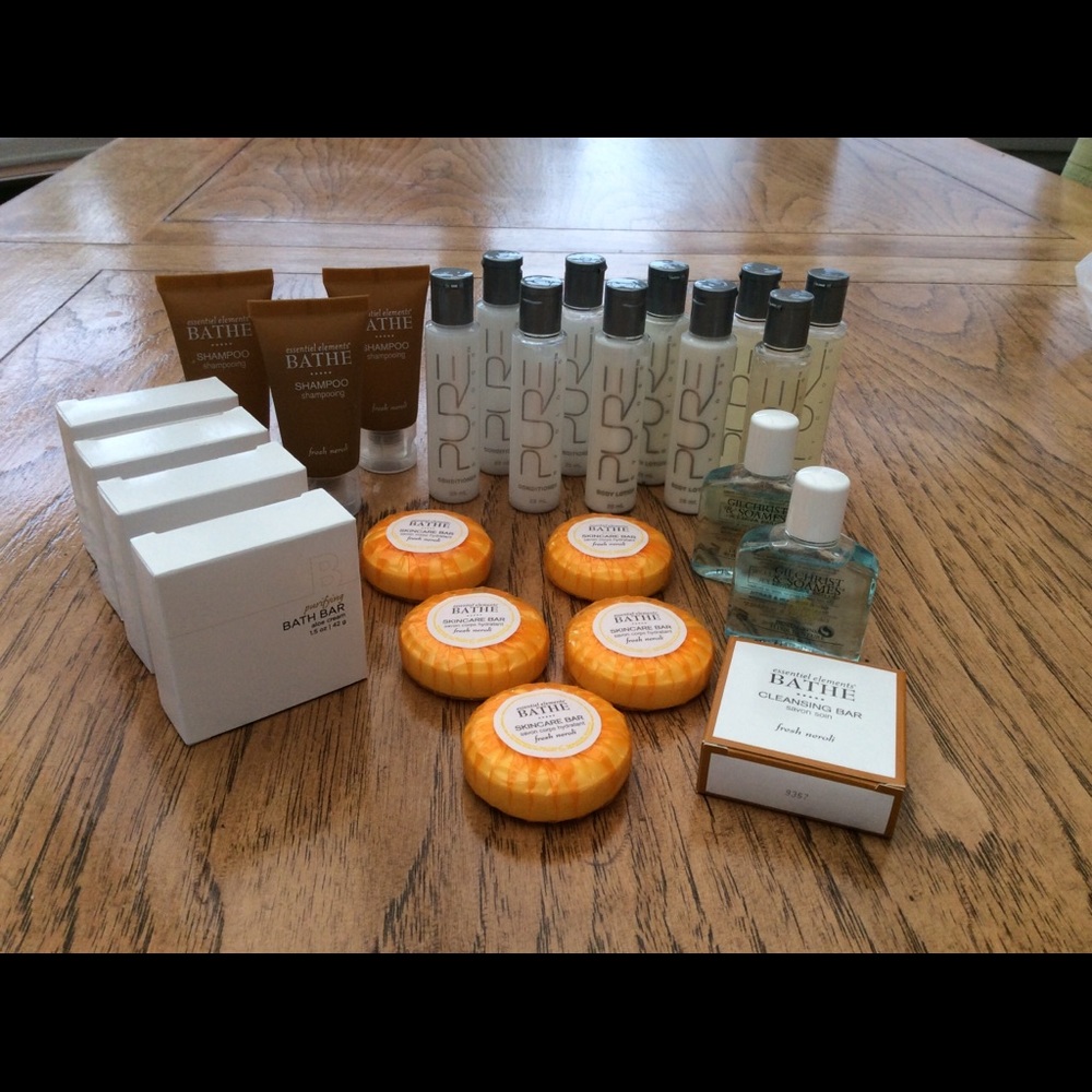 Huge travel bundle (25 pieces)